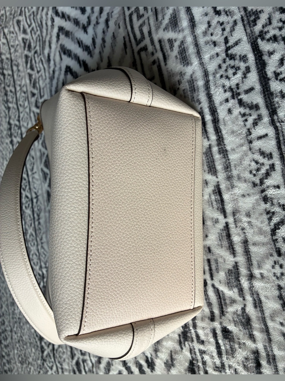 Coach Cream Leather Tote with Gold Logo - Picture 5 of 12